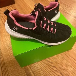 Sketchers Size 2